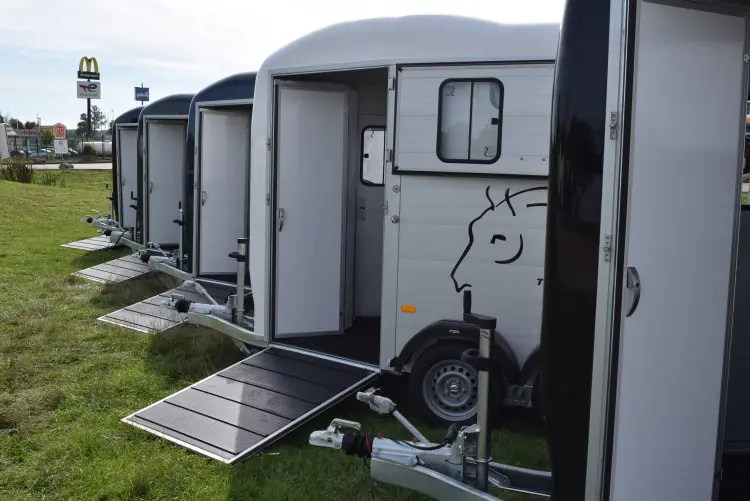 cheval liberté / debon touring country